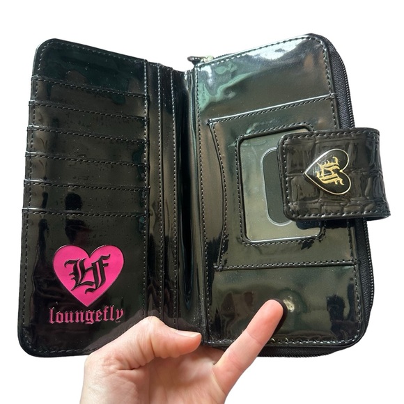 ☠️Loungefly Cheeta & Skull Wallet☠️ - Picture 6 of 10